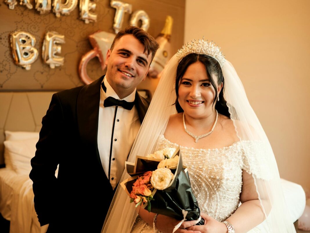 Najpiękniejsze suknie ślubne 2024 – kompletny przewodnik po trendach, fasonach i wyborze idealnej kreacji - ilustracja artykulu